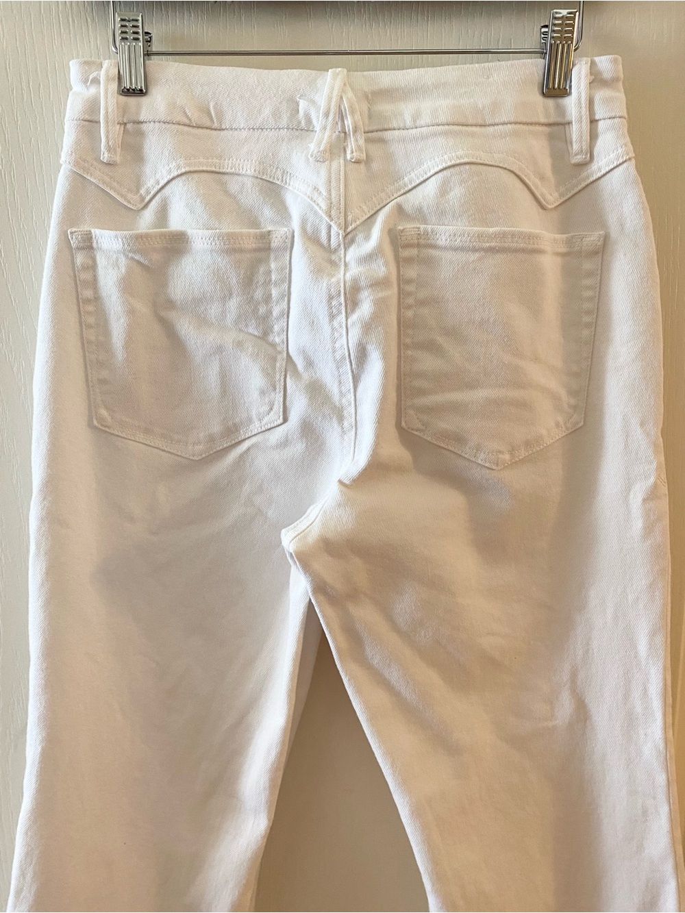 GOOD AMERICAN Classic Bootcut High-Rise Flare Jean in White - 10/30 - Picture 12 of 13